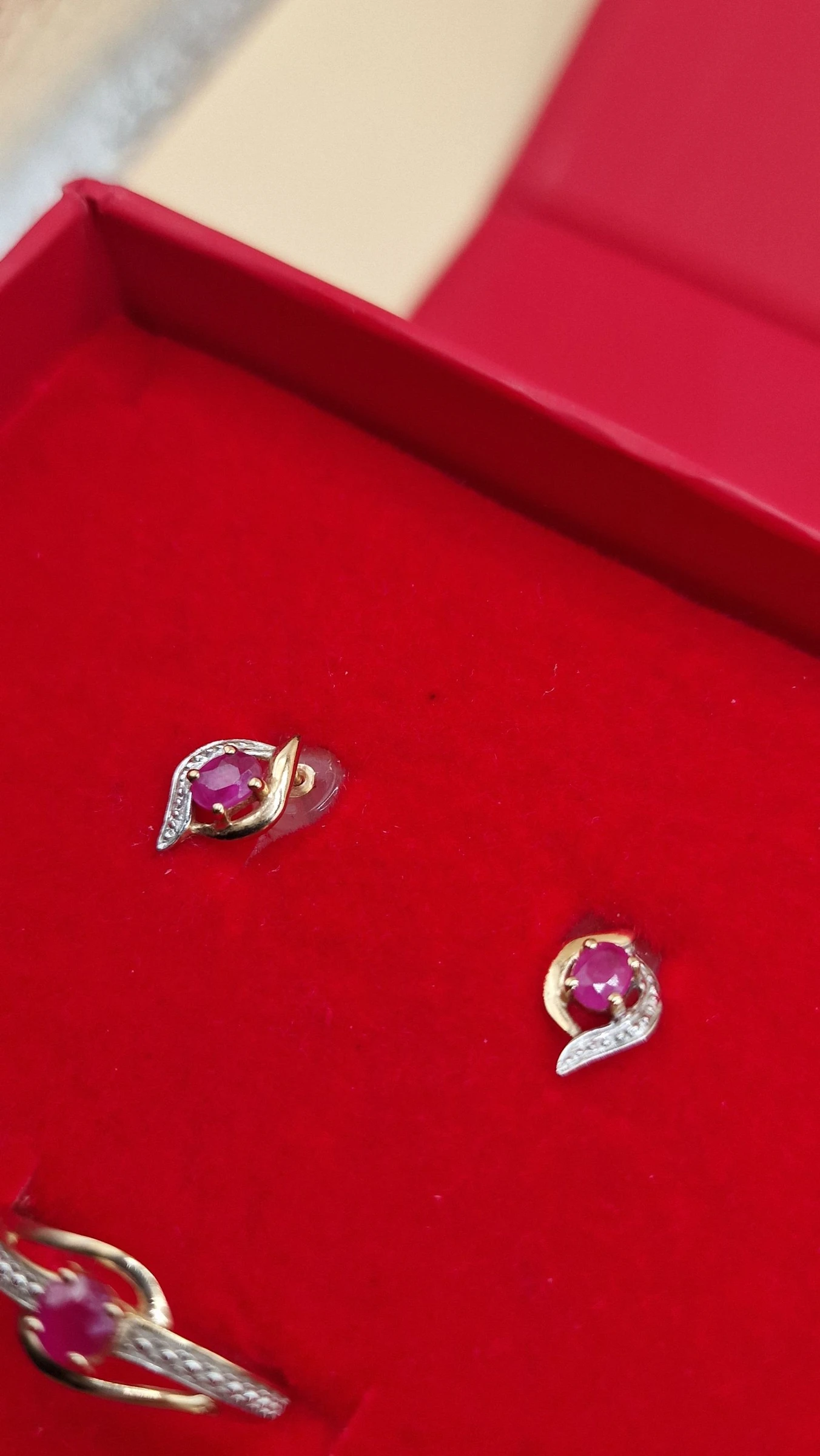 Ensemble bague rubis 9k et boucles d'oreilles rubis 9k or 375 – photo 6